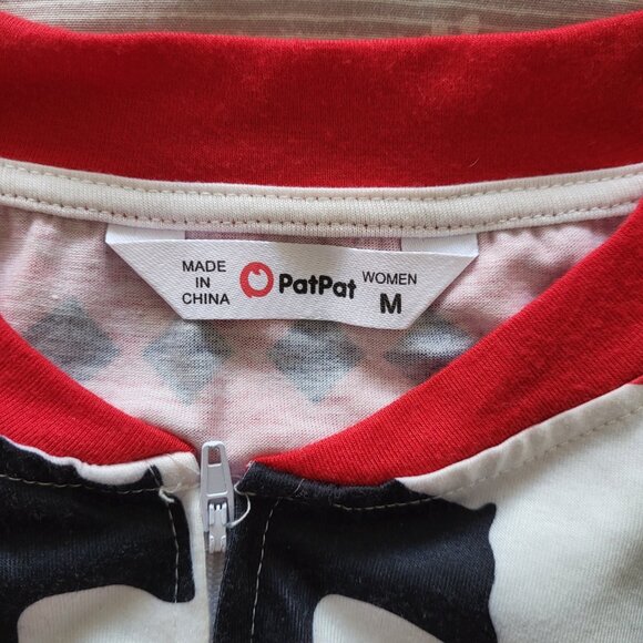 Christmas/ Holiday Print Adult Onesie Medium - Picture 4 of 4